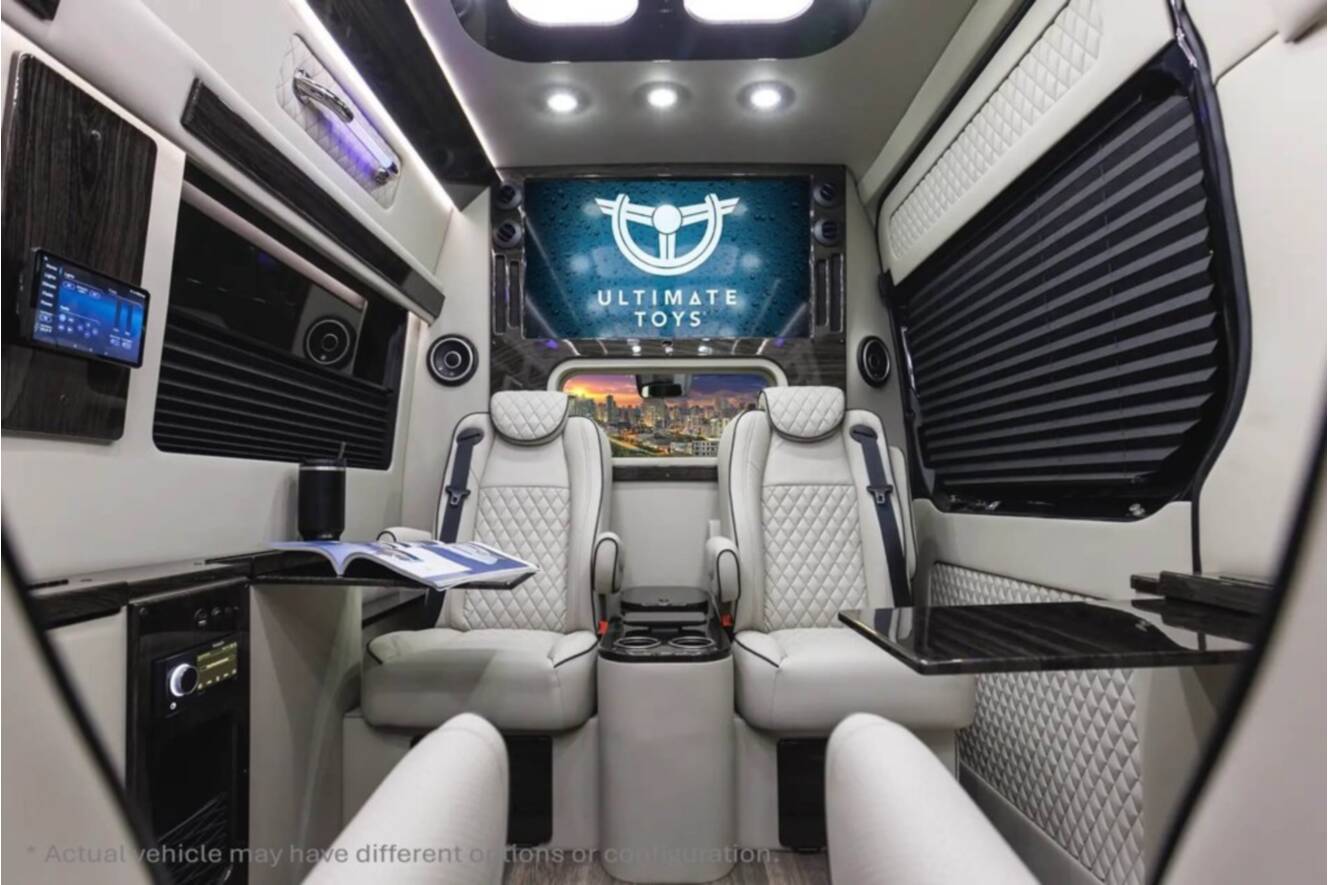 A photo of this 2027 Ultimate Toys COACH EXEC