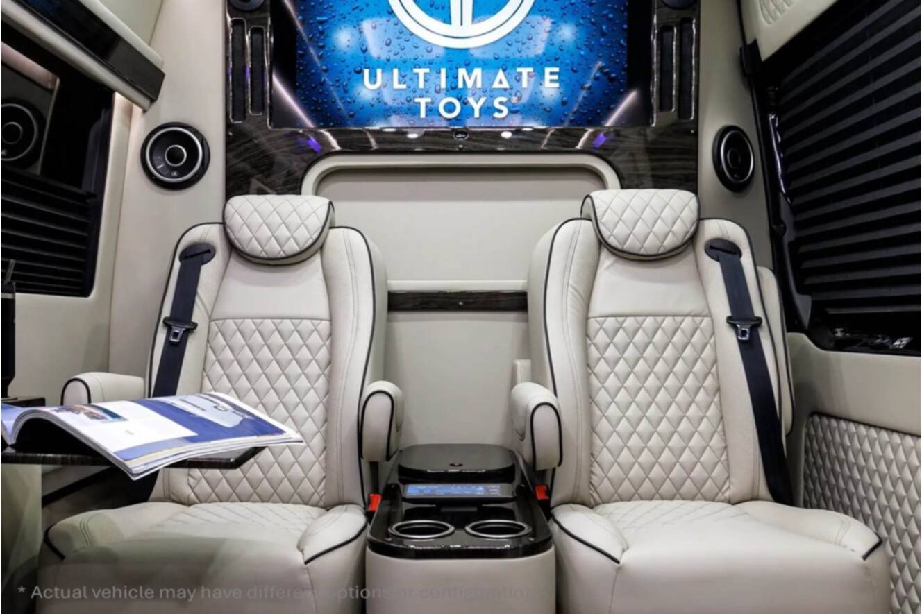 A photo of this 2027 Ultimate Toys COACH EXEC