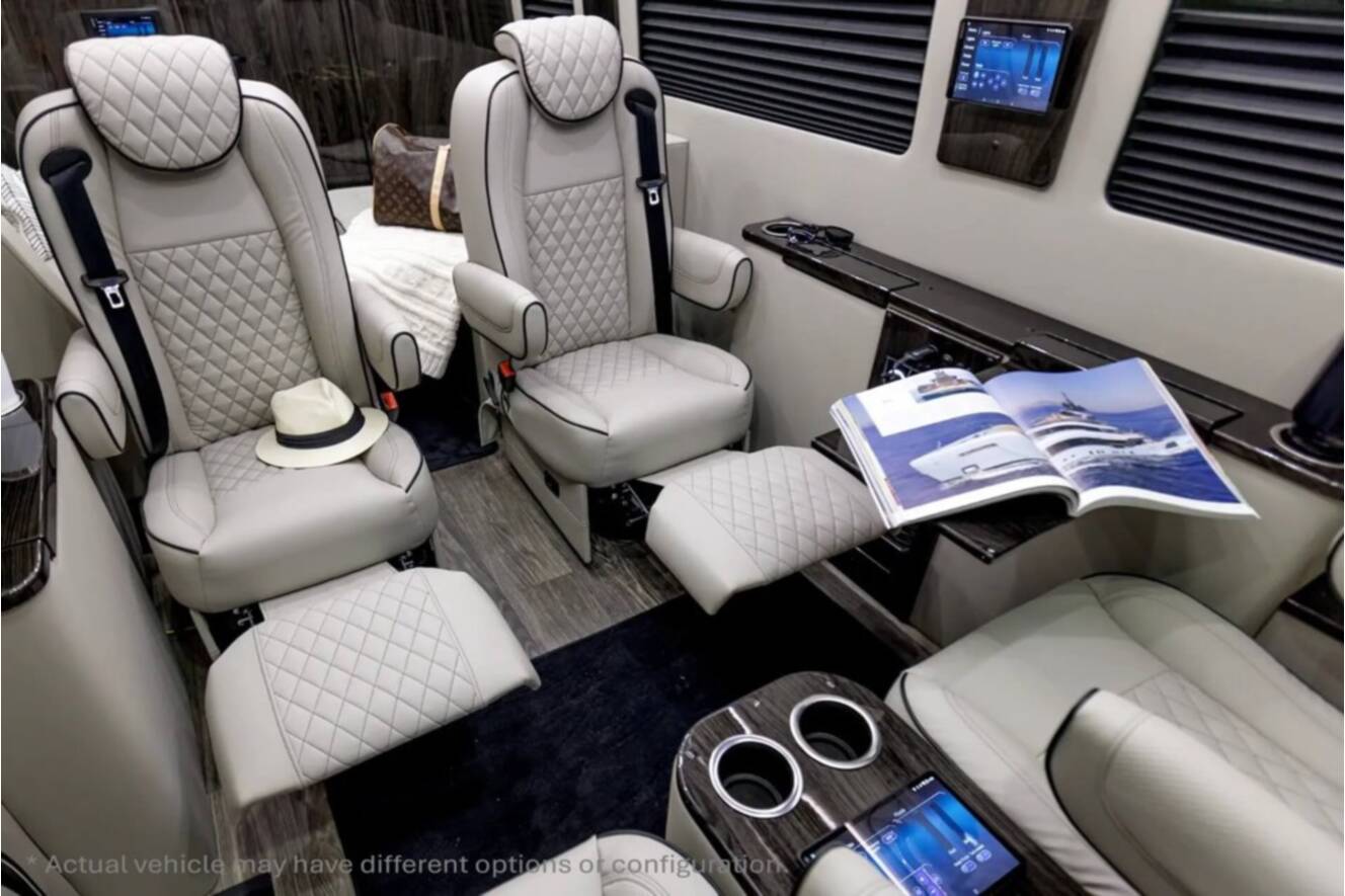 A photo of this 2027 Ultimate Toys COACH EXEC