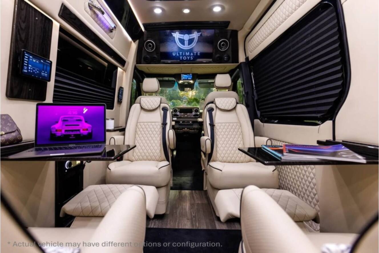 A photo of this 2027 Ultimate Toys COACH