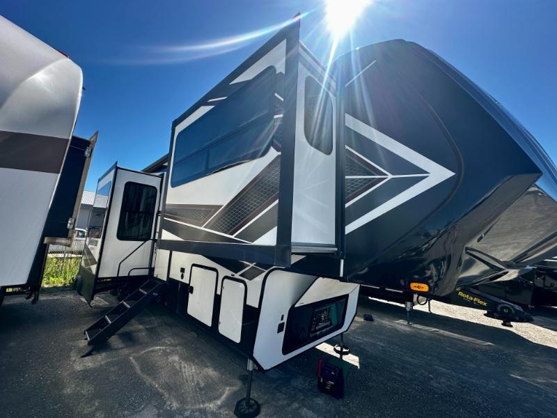 2020 Grand Design Momentum 376TH in suamico WI