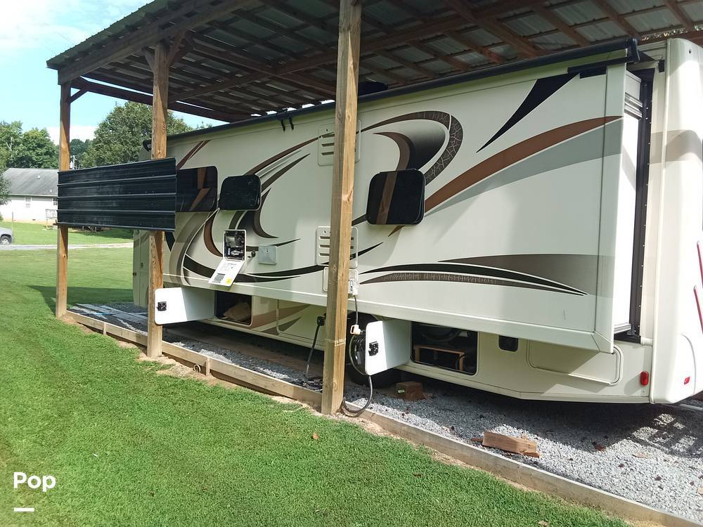 2017 Thor Motor Coach Hurricane 29M in athens TN