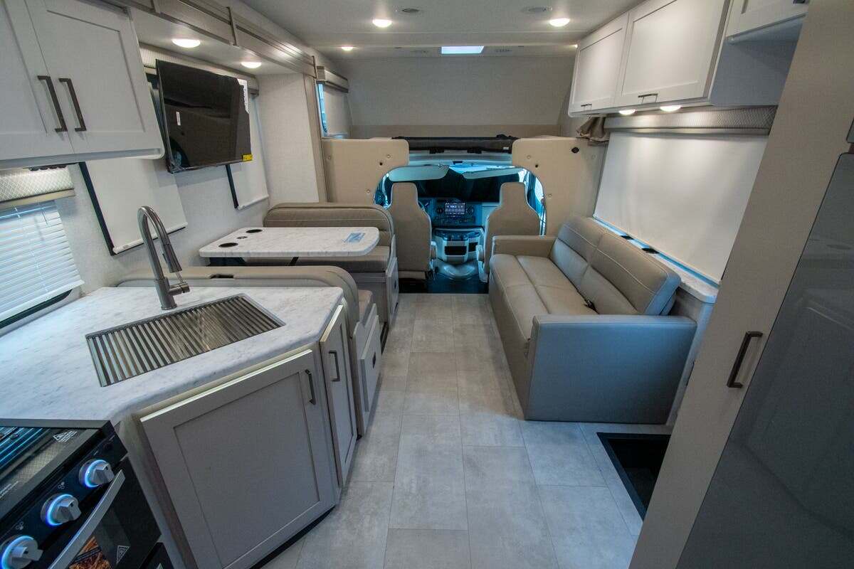 2026 Thor Motor Coach Chateau 31E in alvarado TX