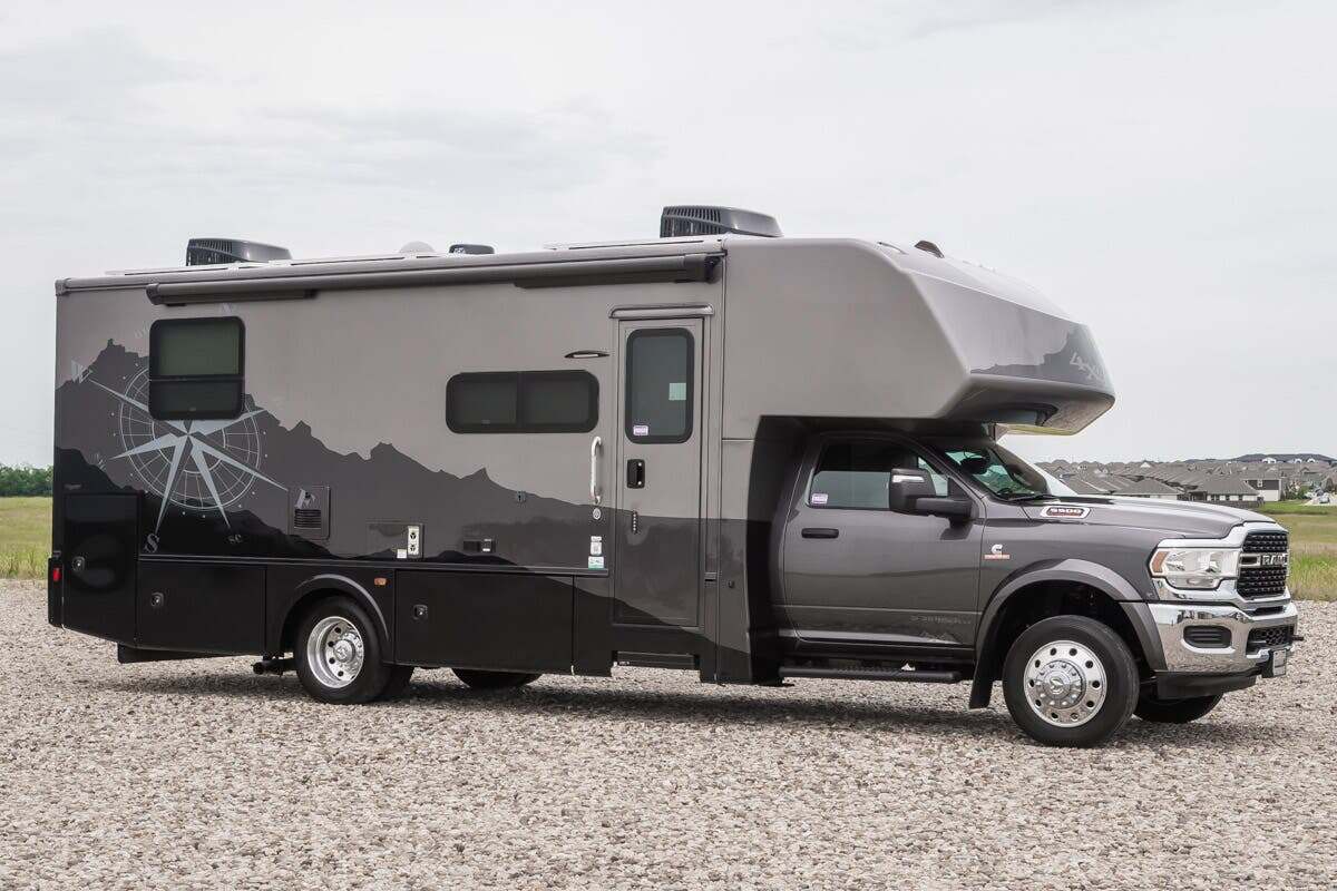 2025 Dynamax Corp Isata 5 Series 28SS in alvarado TX