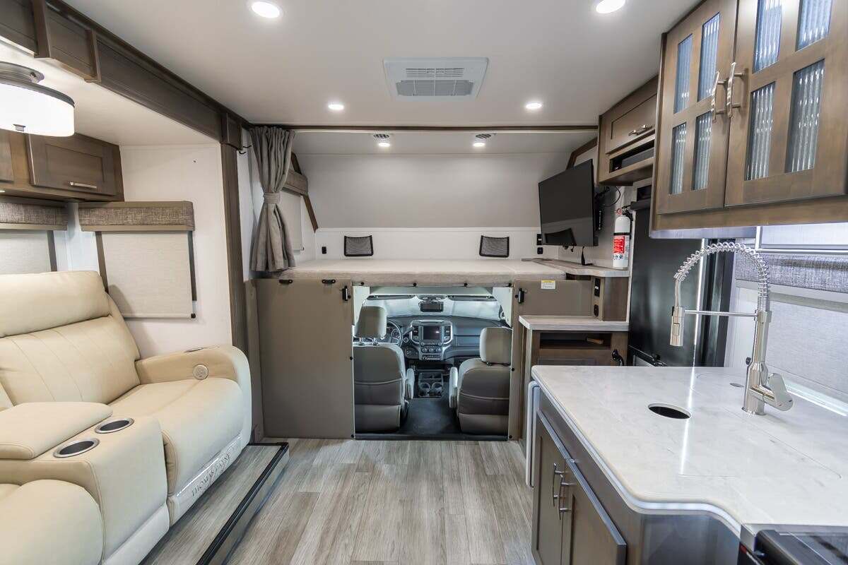 2025 Dynamax Corp Isata 5 Series 28SS in alvarado TX