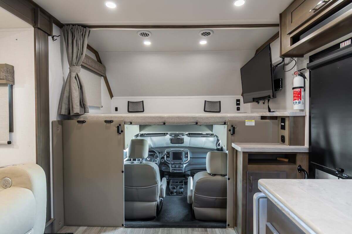 2025 Dynamax Corp Isata 5 Series 28SS in alvarado TX