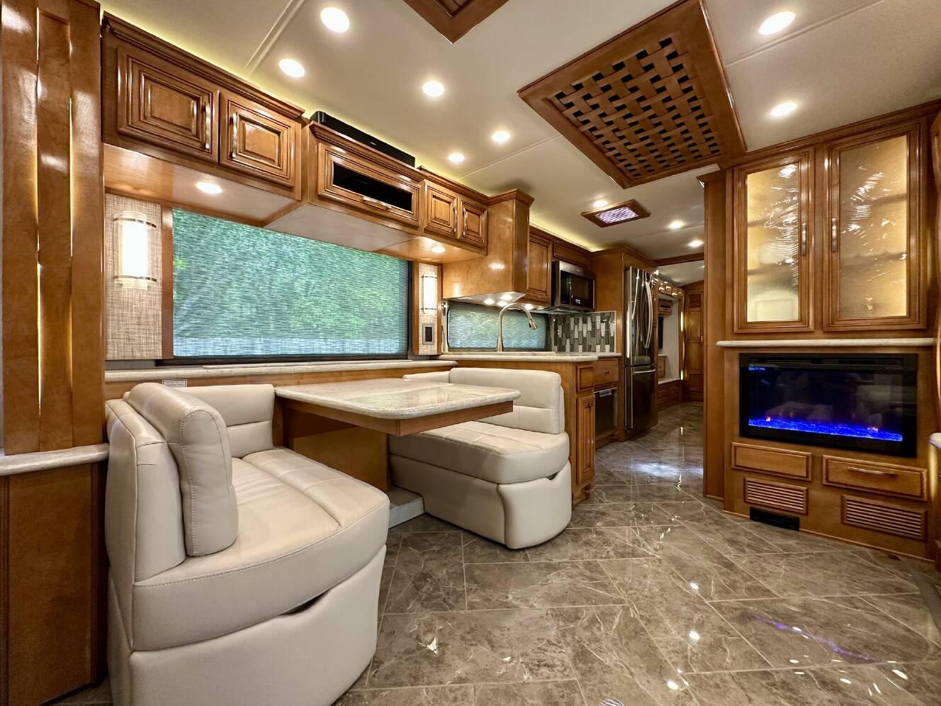 A photo of this 2021 Newmar New Aire 3543