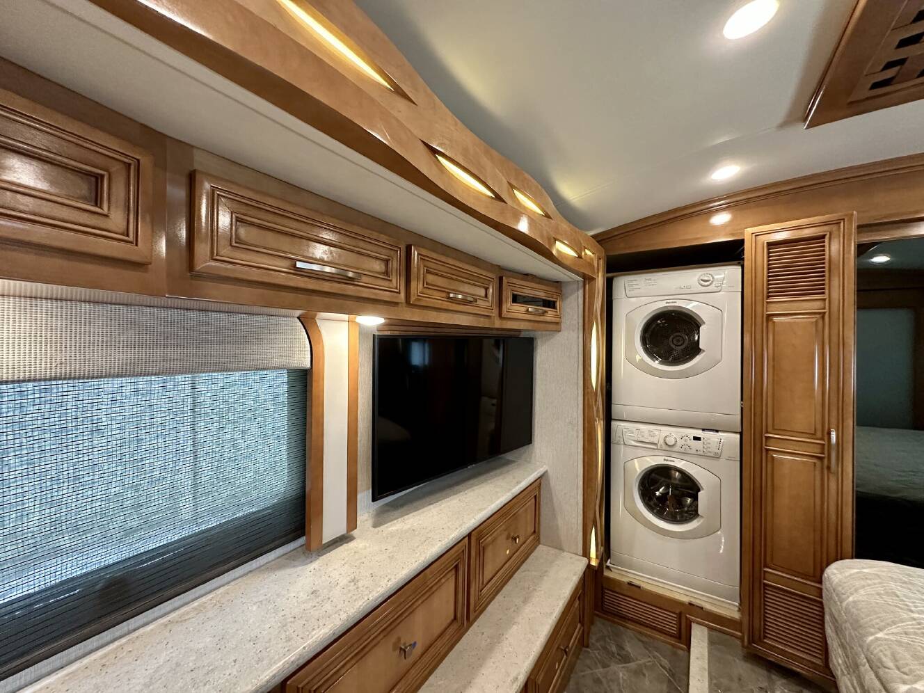 A photo of this 2021 Newmar New Aire 3543