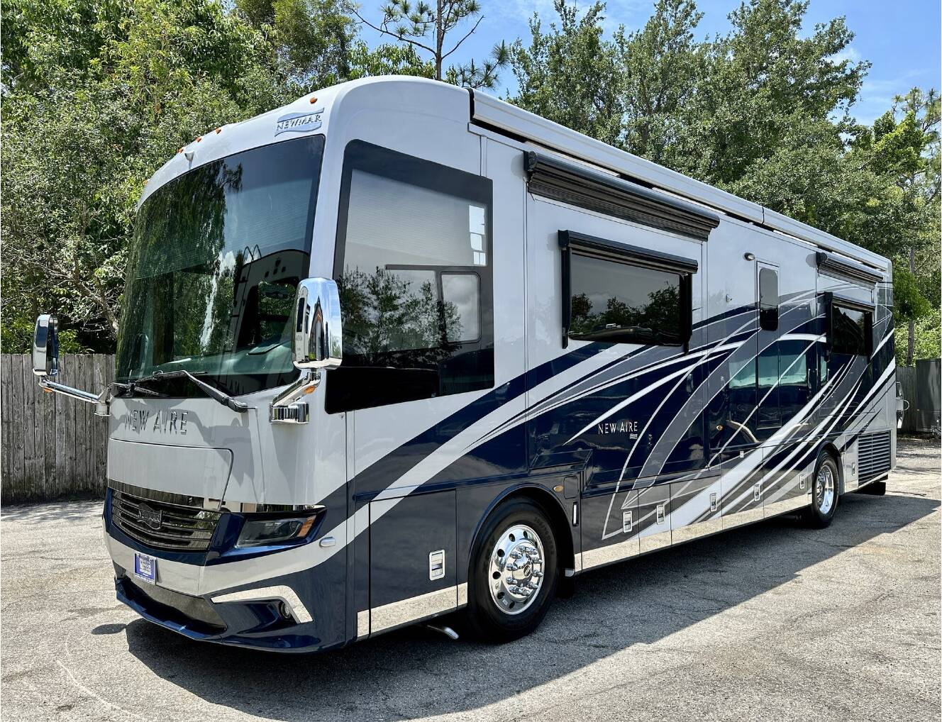 A photo of this 2021 Newmar New Aire 3543