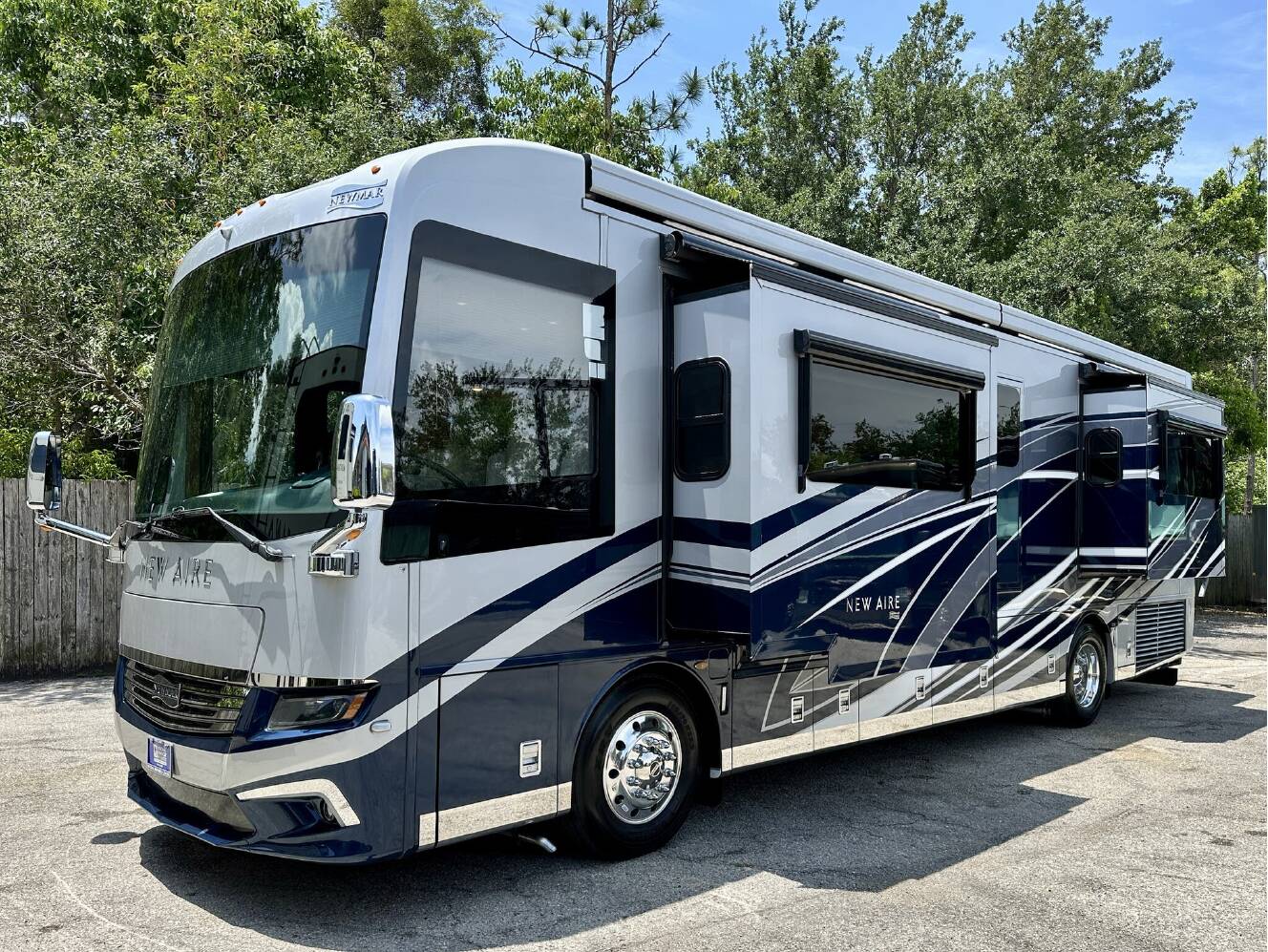 A photo of this 2021 Newmar New Aire 3543
