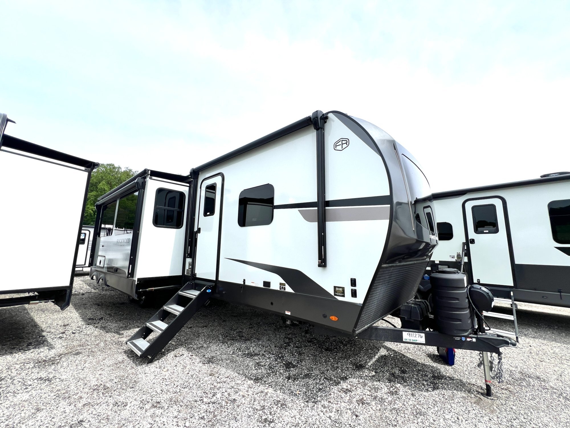 2026 Forest River Rockwood Signature 8421DB in wabash IN