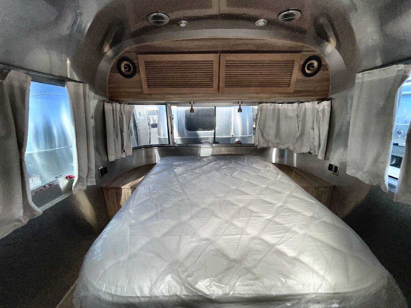 A photo of this 2018 Airstream Tommy Bahama 27FB