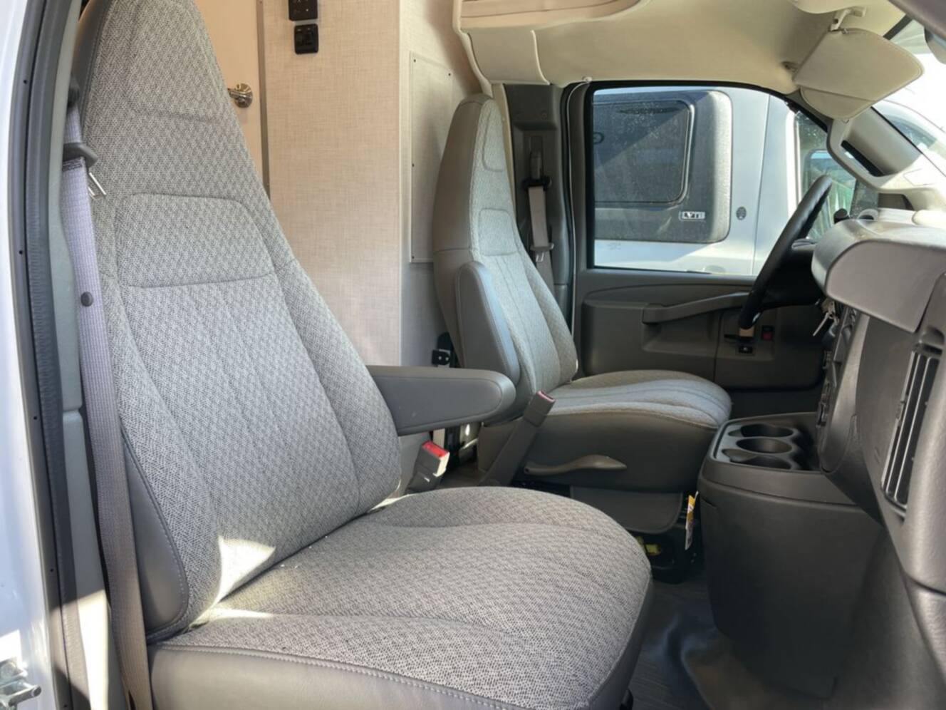 A photo of this 2027 Thor Motor Coach Geneva 19VT Chevy