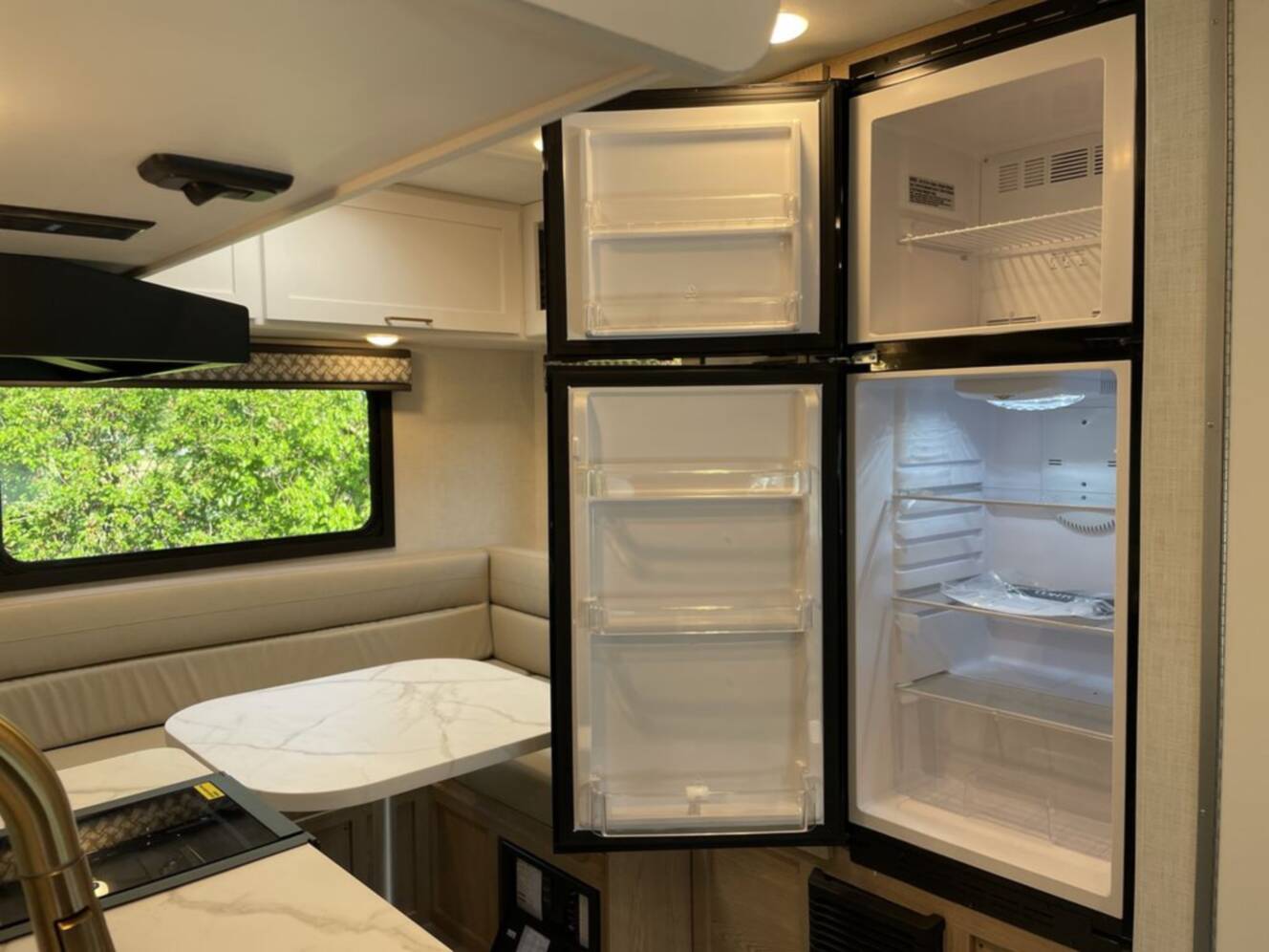 A photo of this 2027 Thor Motor Coach Geneva 19VT Chevy