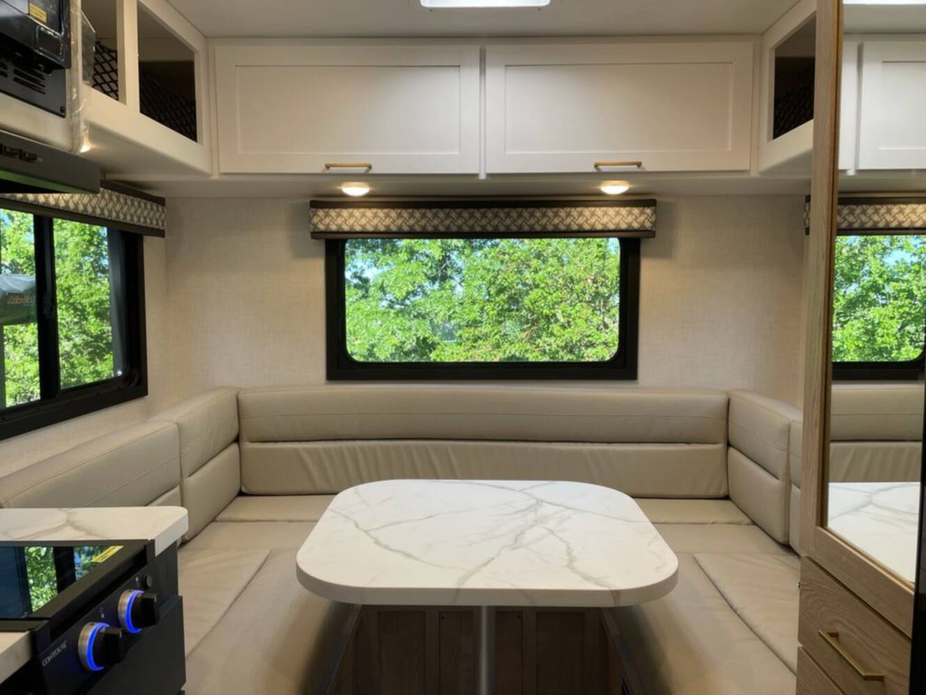 A photo of this 2027 Thor Motor Coach Geneva 19VT Chevy