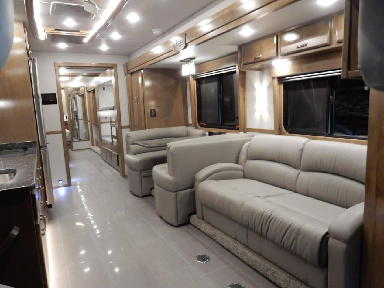 A photo of this 2027 Show Hauler SH1377T1-36