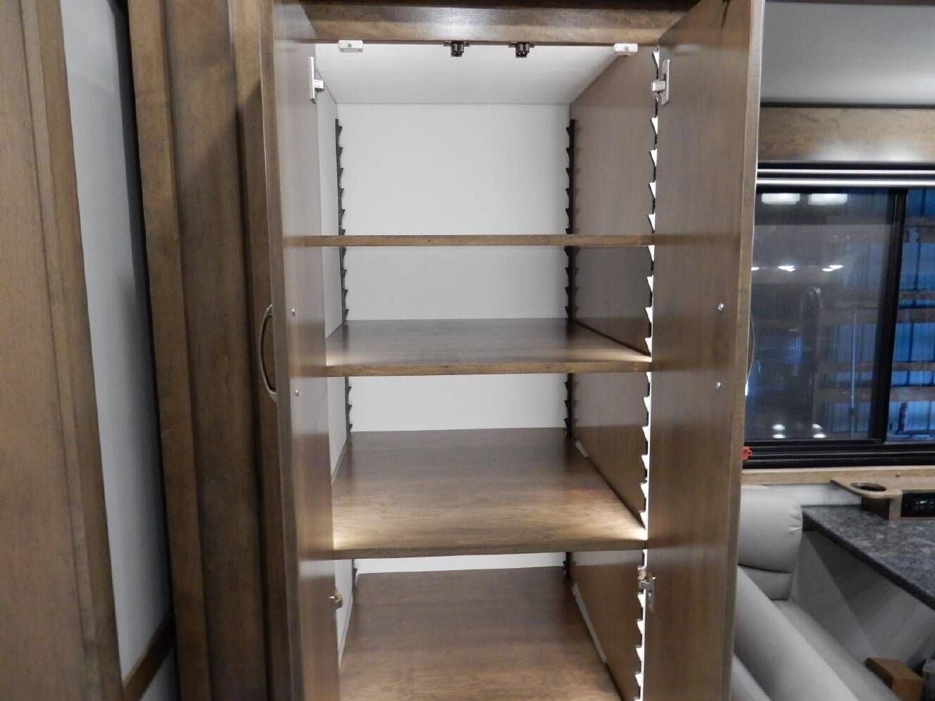 A photo of this 2027 Show Hauler SH1377T1-36