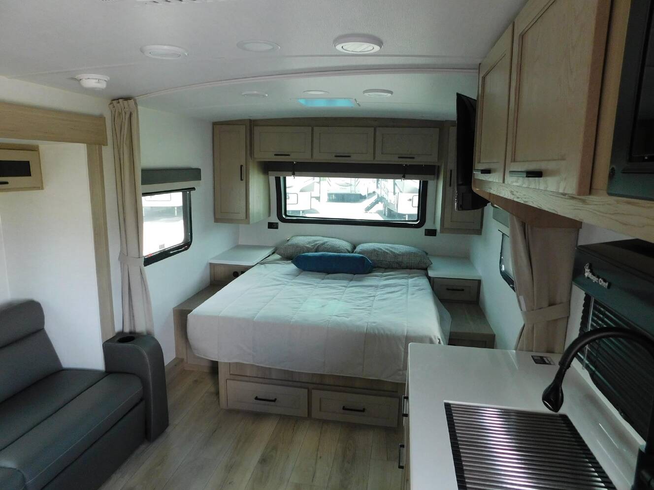 A photo of this 2026 Forest River FLAGSTAFF MICRO LITE 21FBRS