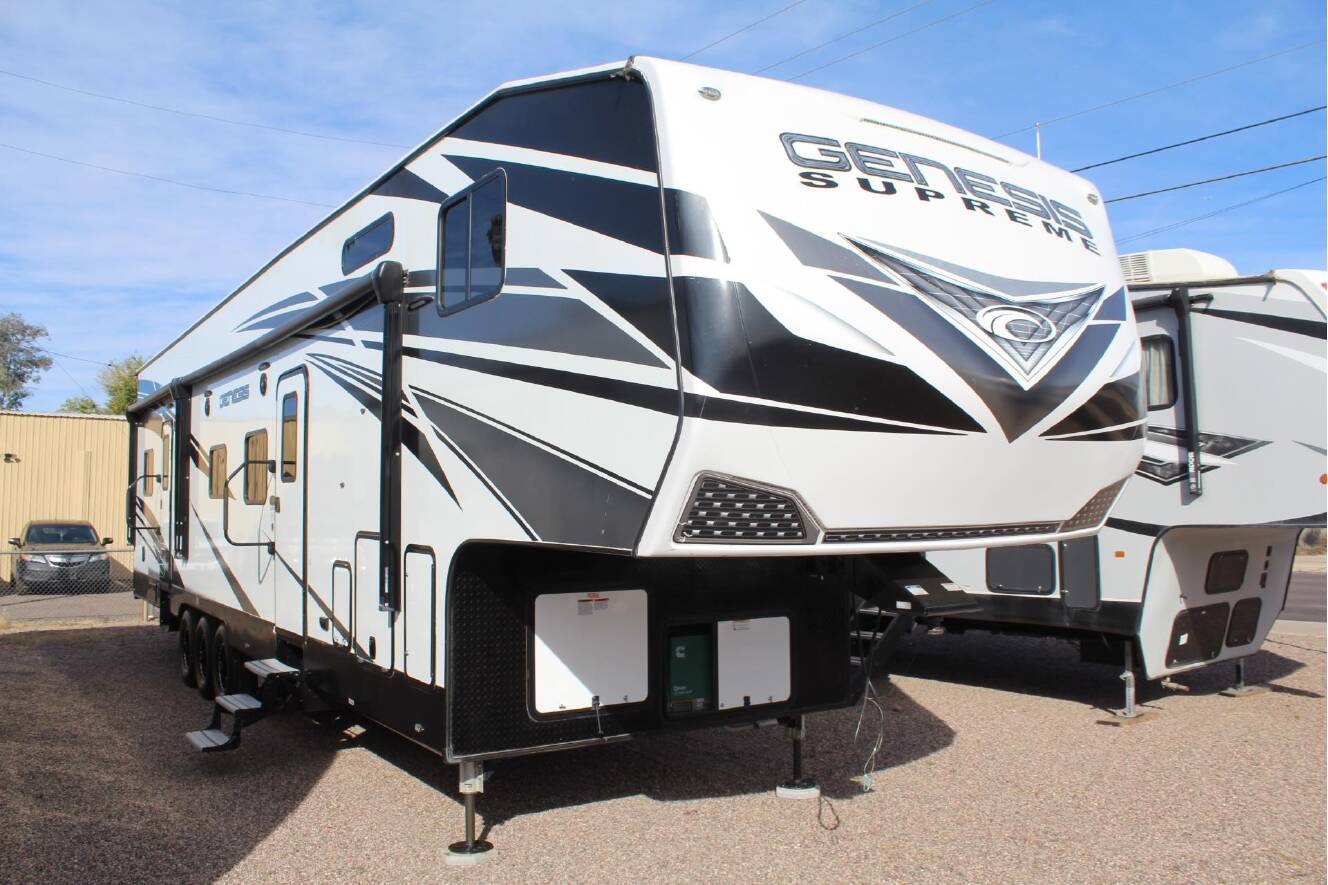 A photo of this 2024 Genesis Supreme GENESIS GCK405