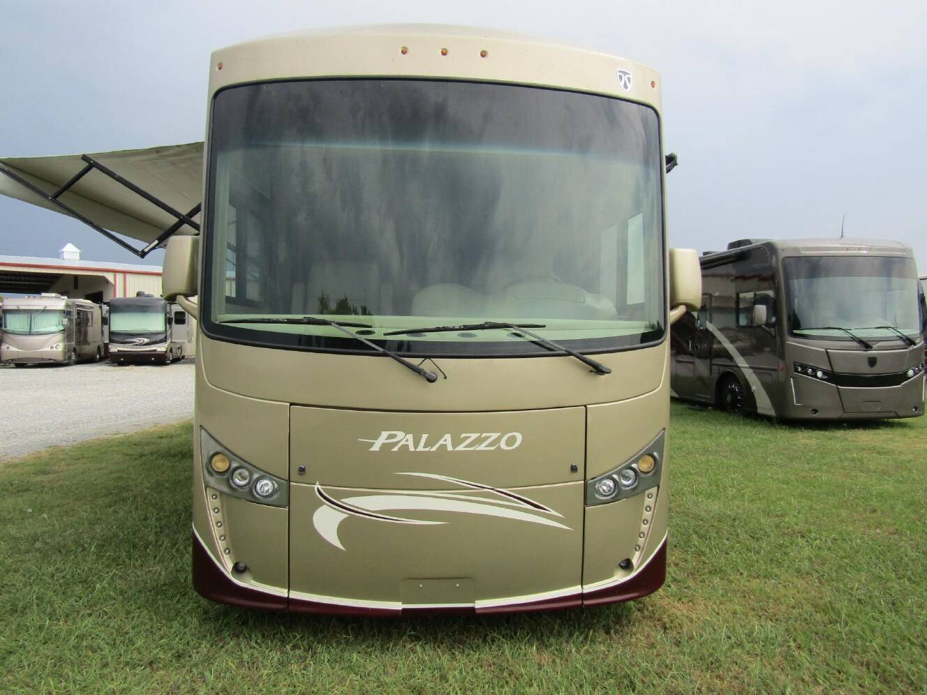A photo of this 2016 Thor Motor Coach PALAZZO 33.2
