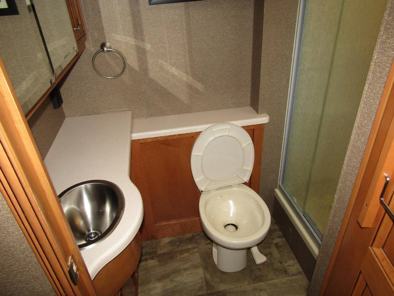 A photo of this 2016 Thor Motor Coach PALAZZO 33.2