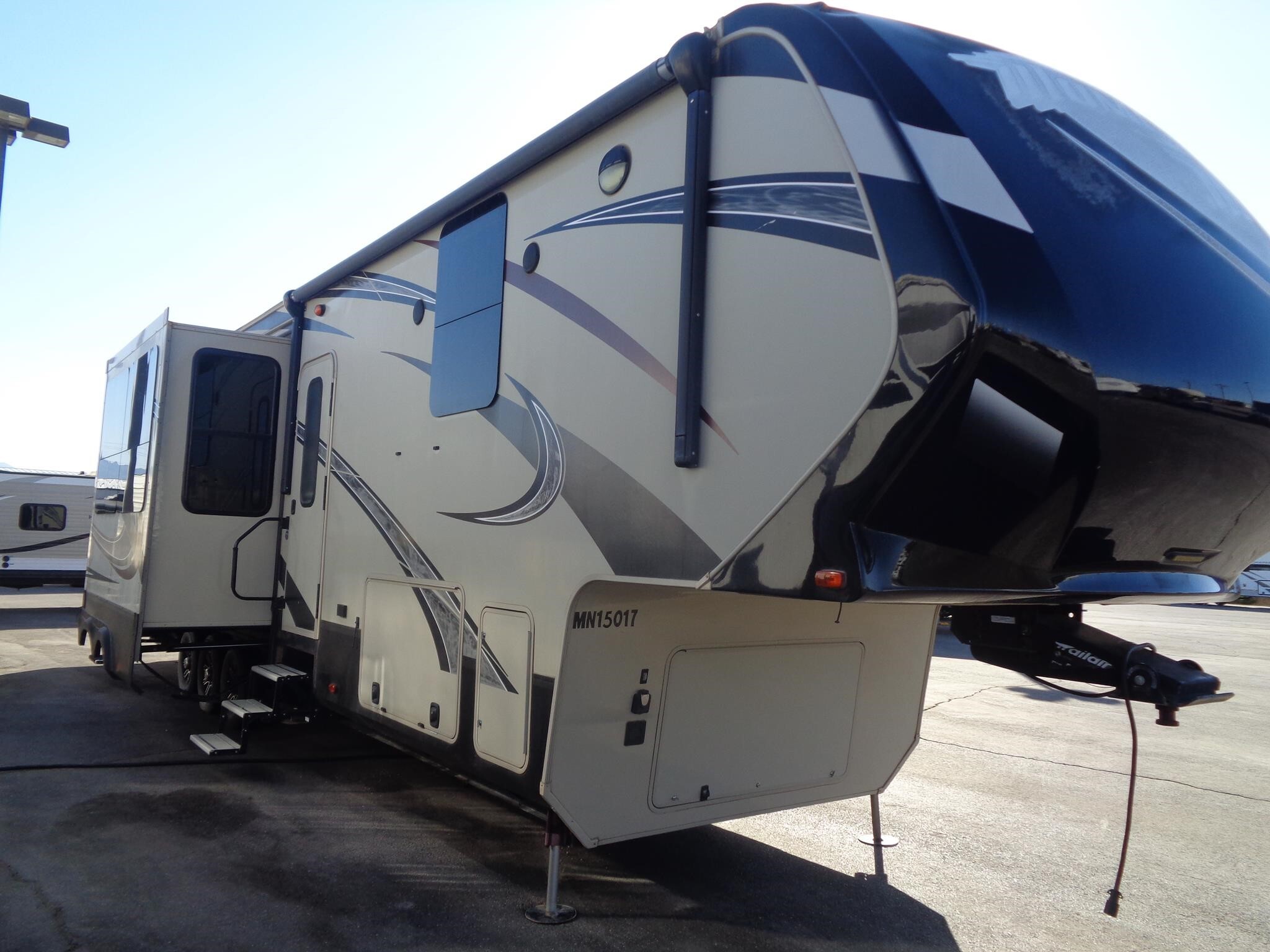 2015 Grand Design MOMENTUM 385TH in pahrump NV