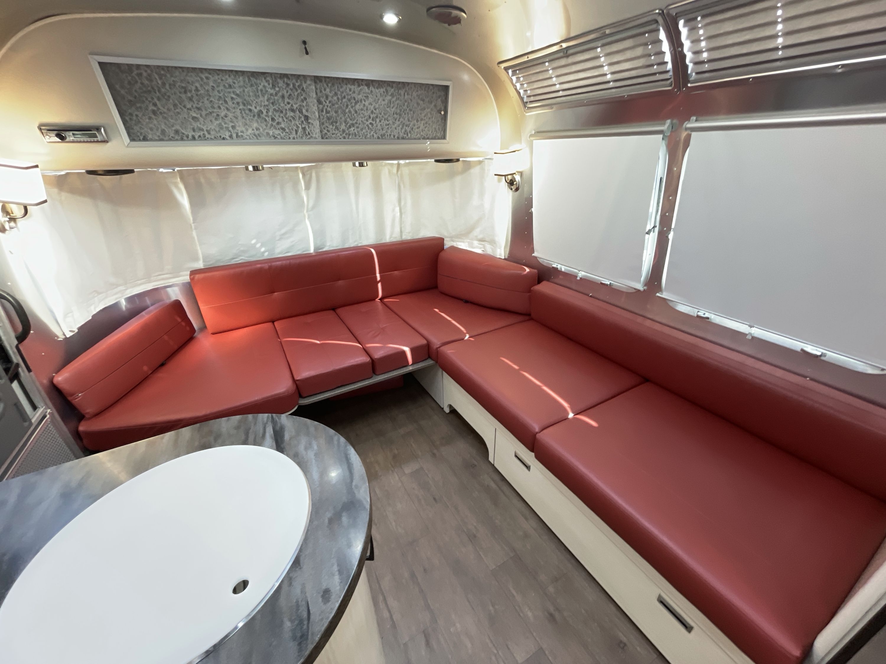 2019 Airstream INTERNATIONAL SERENITY 27FB TWIN in ridgeland SC
