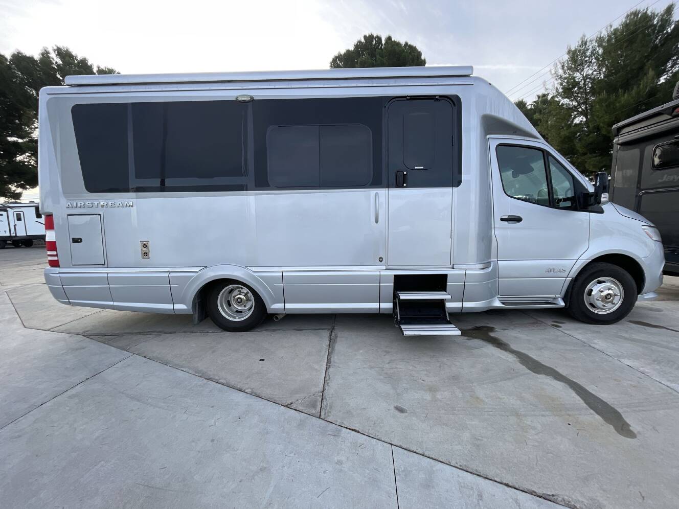 A photo of this 2021 Airstream ATLAS MURPHY SUITE