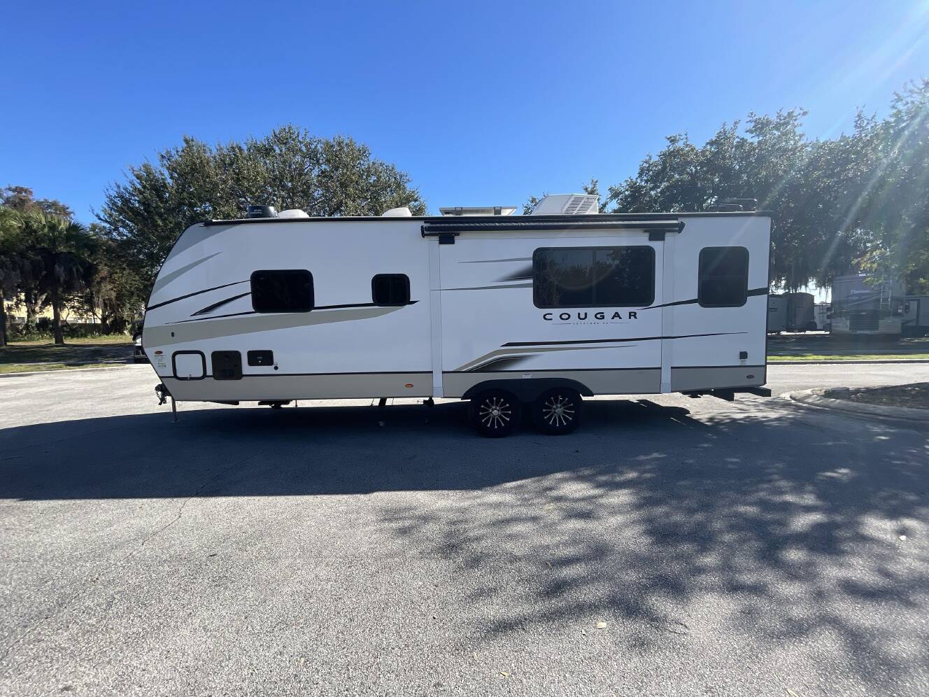 A photo of this 2023 Keystone COUGAR 25RDS