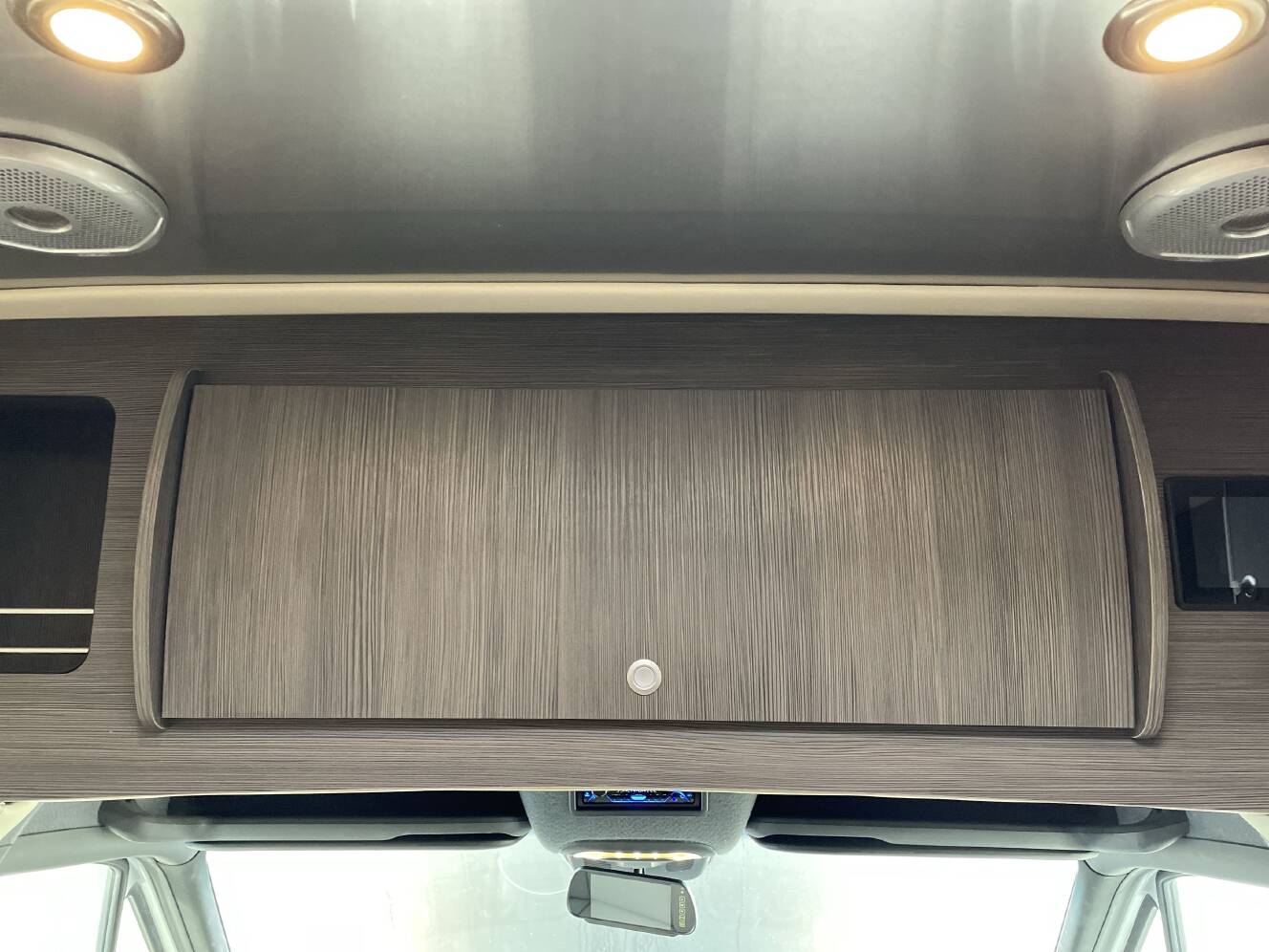 A photo of this 2021 Airstream ATLAS MURPHY SUITE