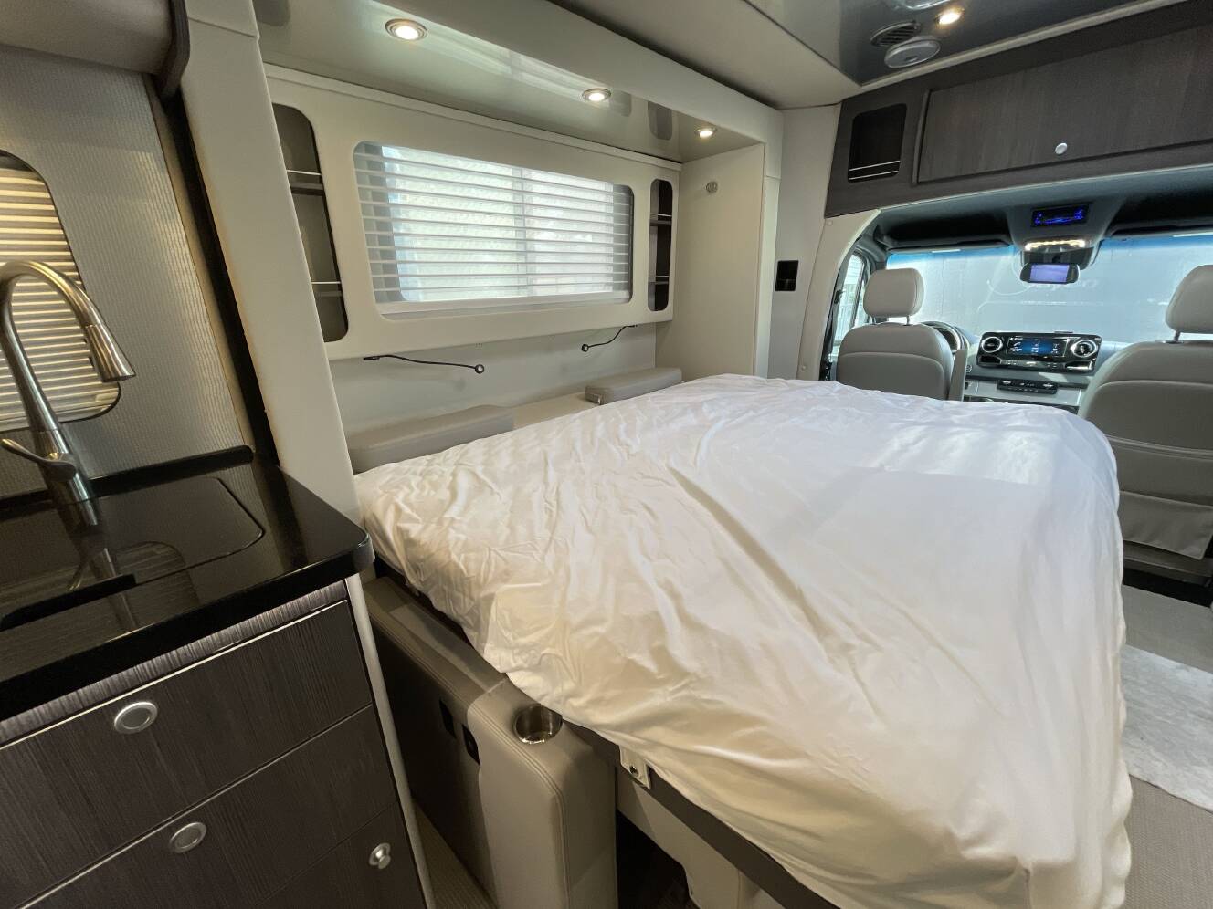 A photo of this 2021 Airstream ATLAS MURPHY SUITE