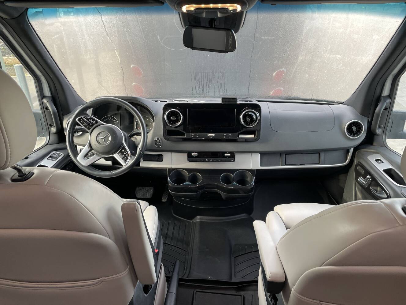 A photo of this 2021 Airstream ATLAS MURPHY SUITE