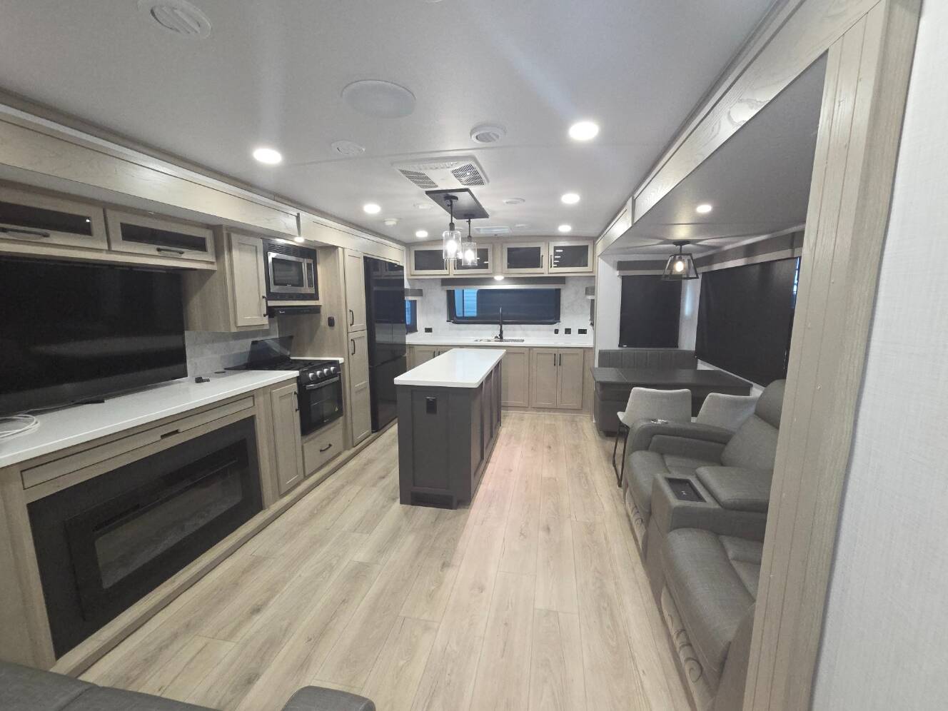 A photo of this 2025 Forest River ROCKWOOD SIGNATURE 8339FK