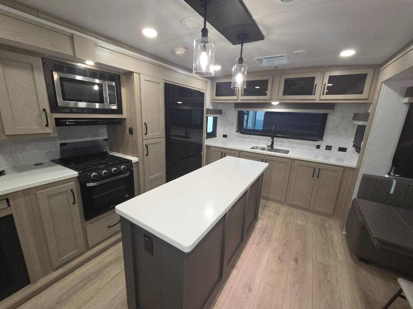 A photo of this 2025 Forest River ROCKWOOD SIGNATURE 8339FK