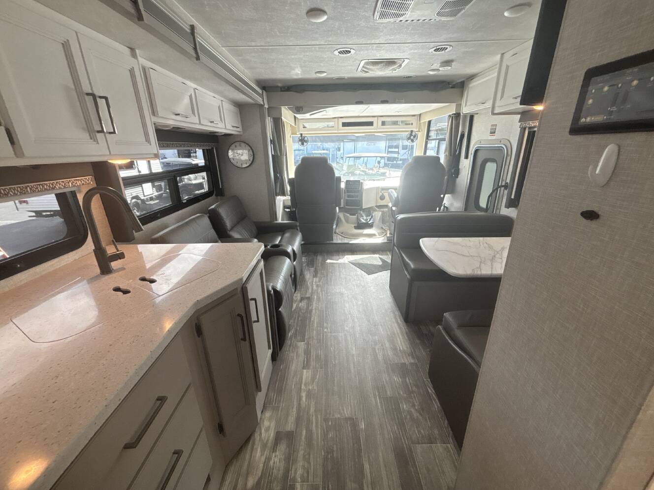 A photo of this 2024 Thor HURRICANE 29M