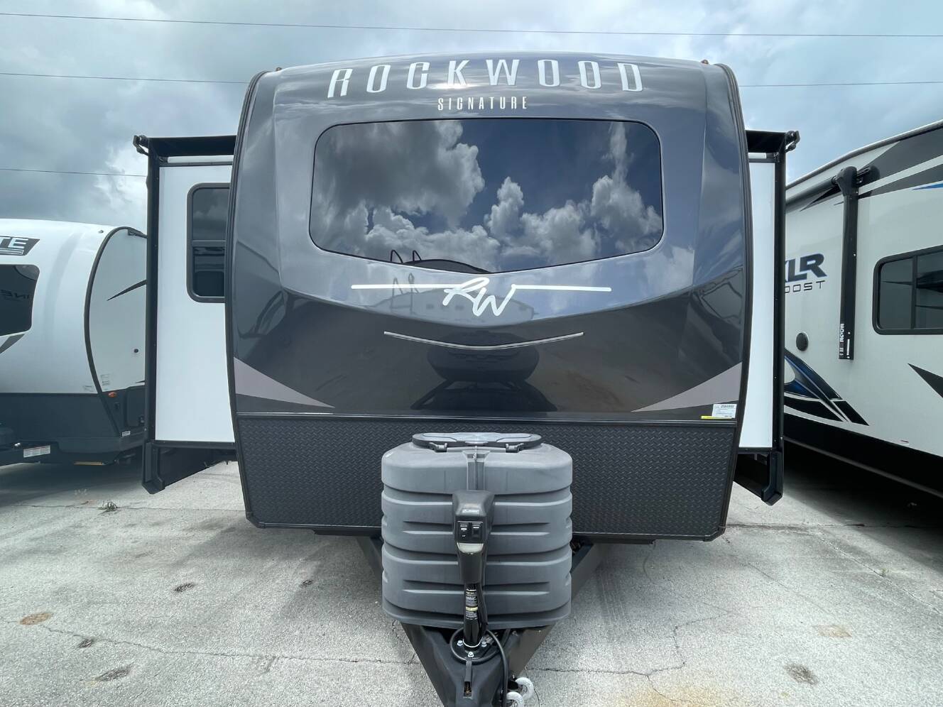 A photo of this 2025 Forest River ROCKWOOD SIGNATURE 8339FK