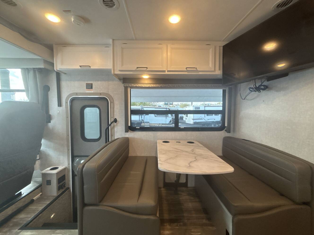 A photo of this 2024 Thor HURRICANE 29M