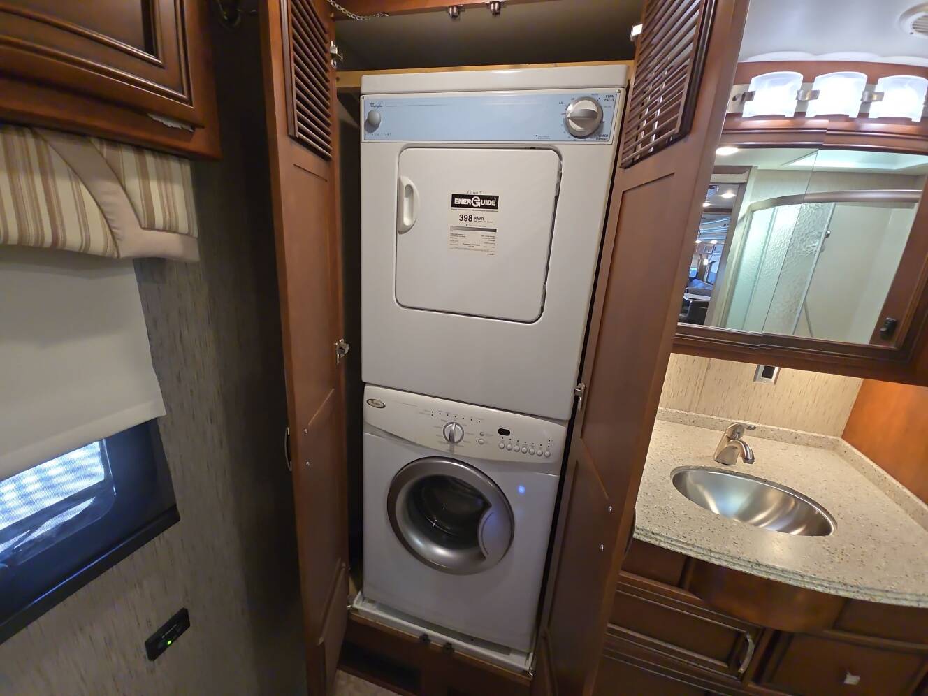 A photo of this 2016 Newmar VENTANA 4037