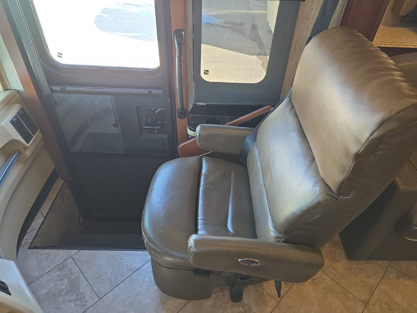 A photo of this 2016 Newmar VENTANA 4037