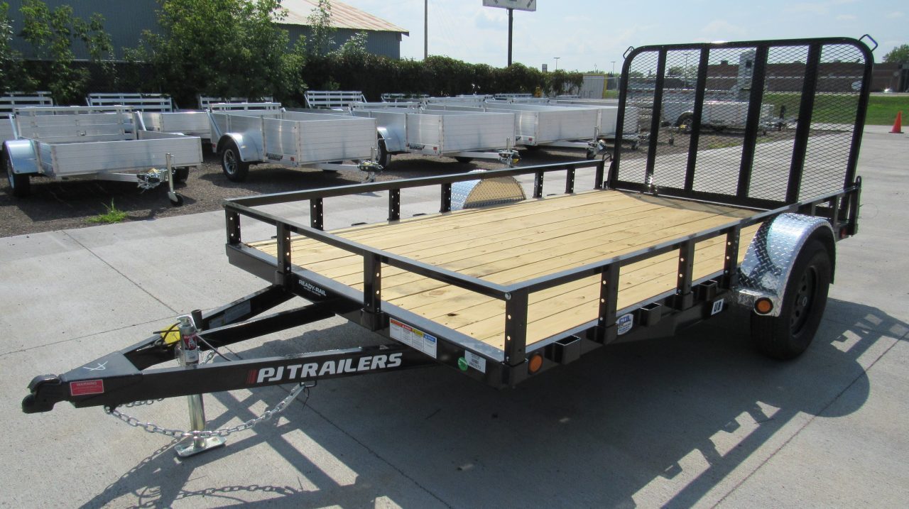 2026 PJ Trailers U8 83"x12ft in East Bethel, MN