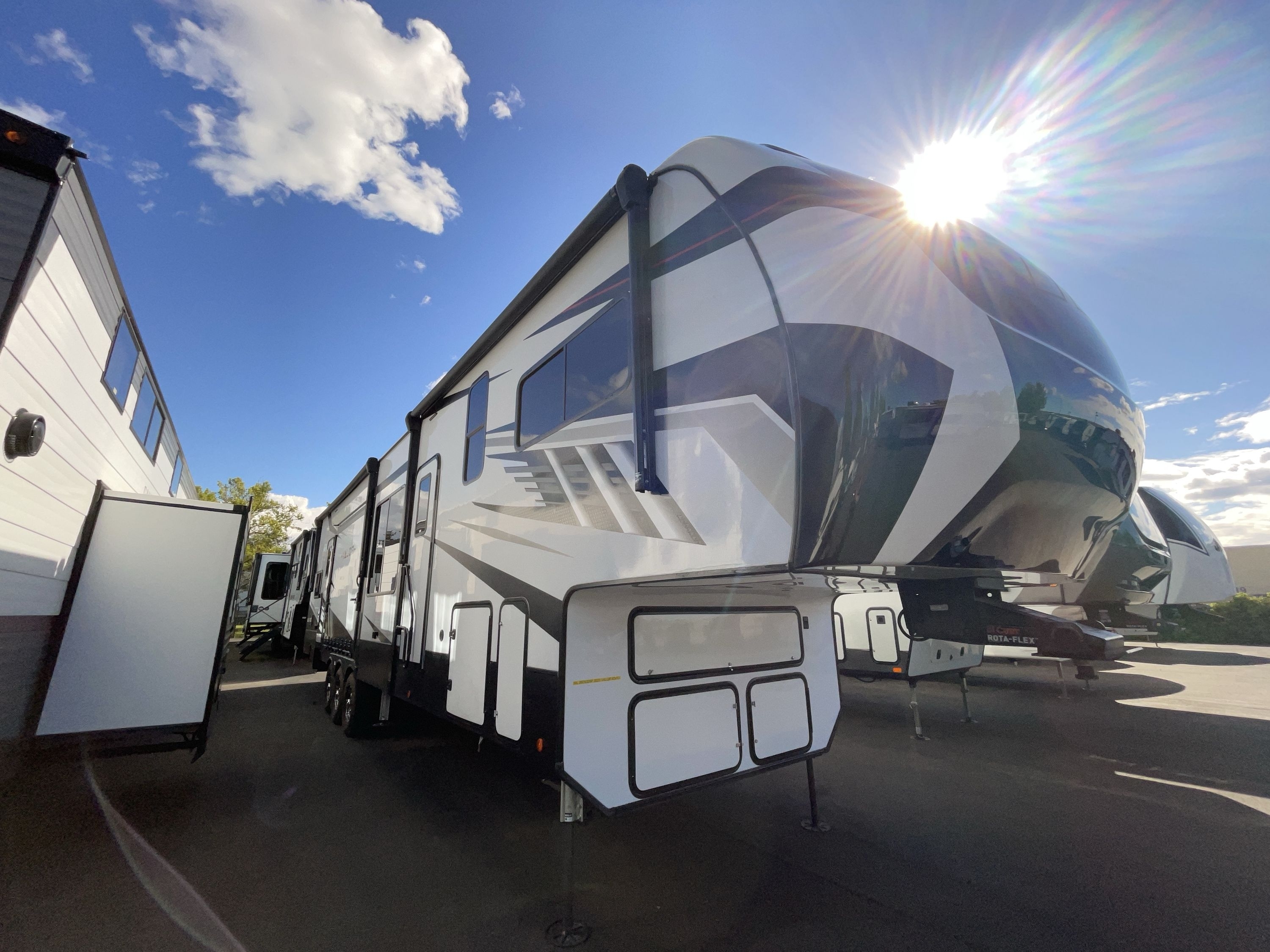 2023 Alliance VALOR 42V13 Fifth Wheel Toy Hauler RV