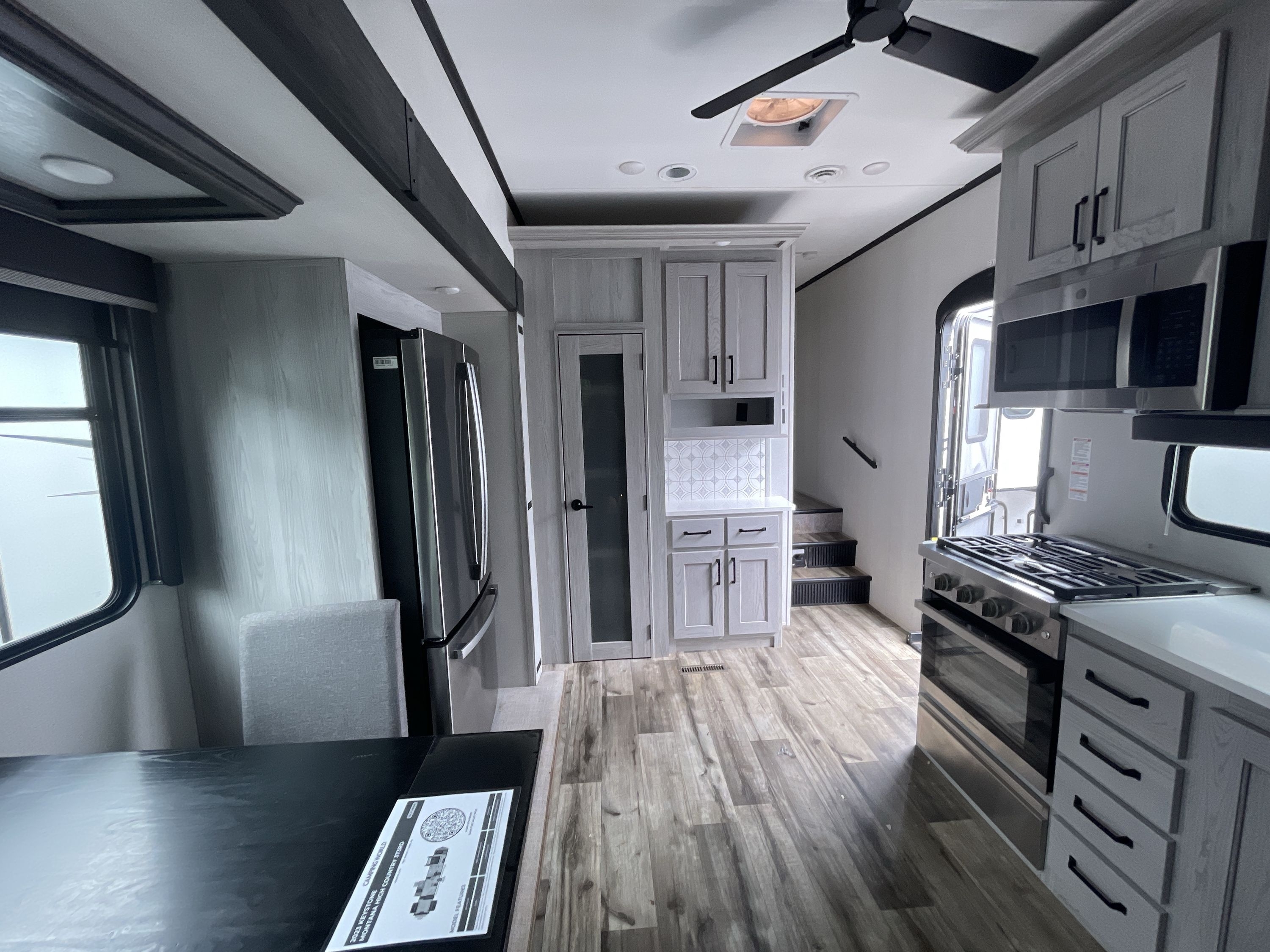 2023 Keystone MONTANA HIGH COUNTRY 373RD in oakwood GA