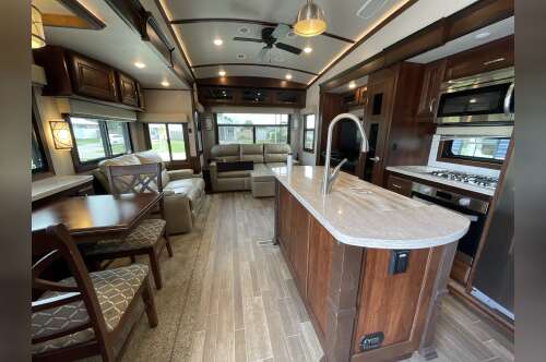 2020 Jayco PINNACLE 36SSWS in panama city FL