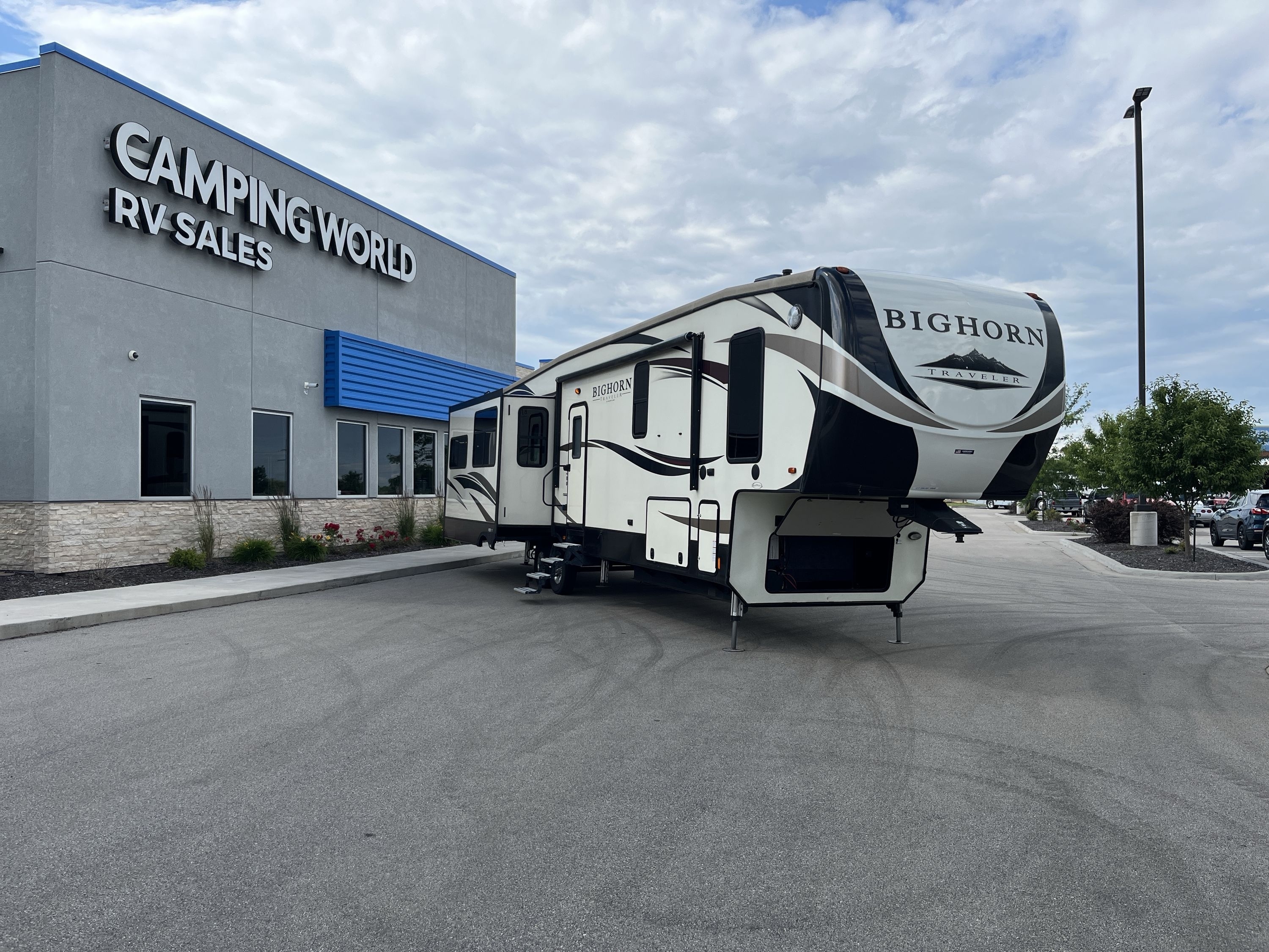 2017 Heartland BIGHORN TRAVELER 39MB RV