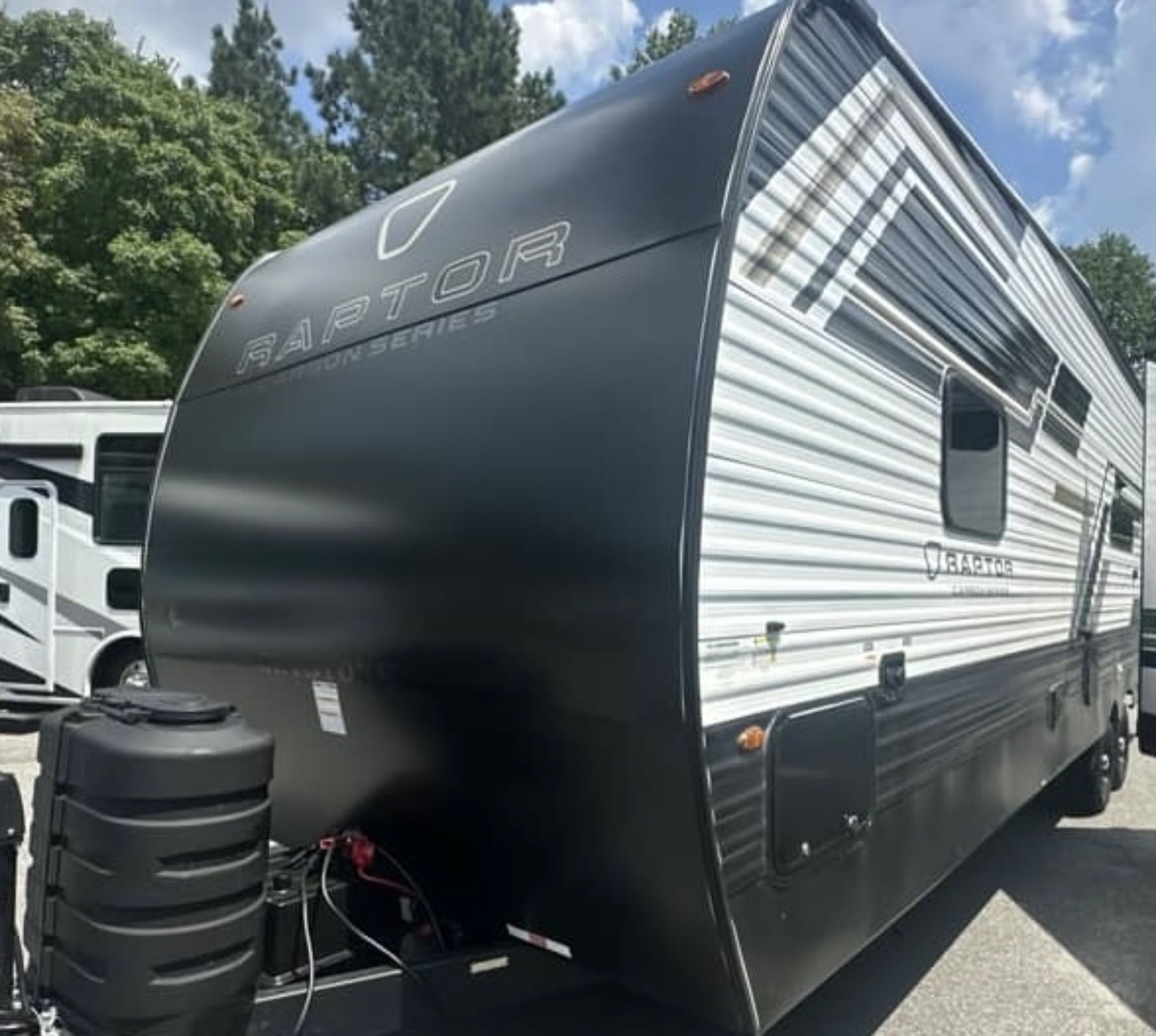 2024 Keystone CARBON 29WFO Travel Trailer Toy Hauler RV