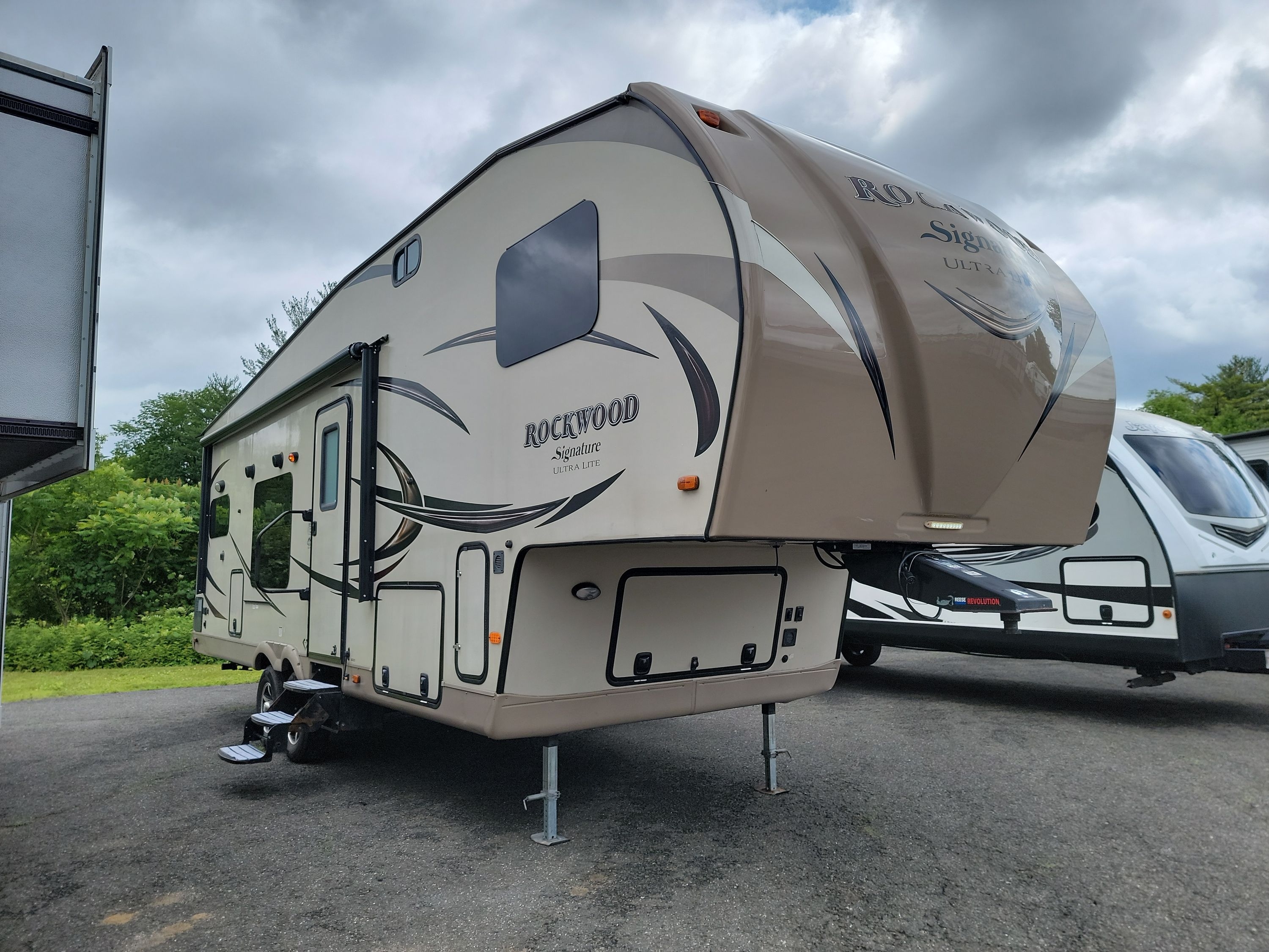 2016 Forest River ROCKWOOD SIGNATURE ULTRA LITE 8280WS RV