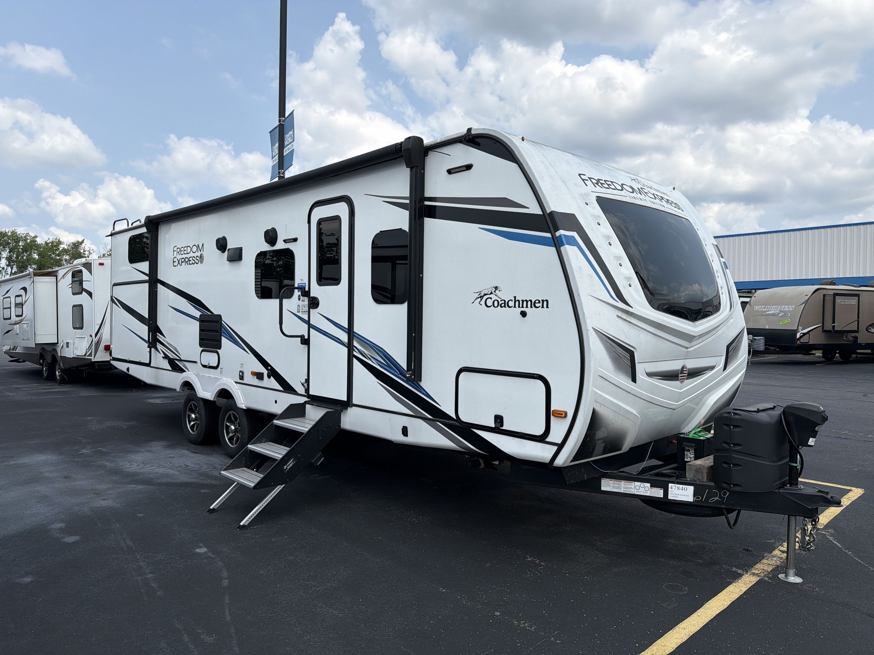 2023 Coachmen FREEDOM EXPRESS ULTRA LITE 294BHDS RV