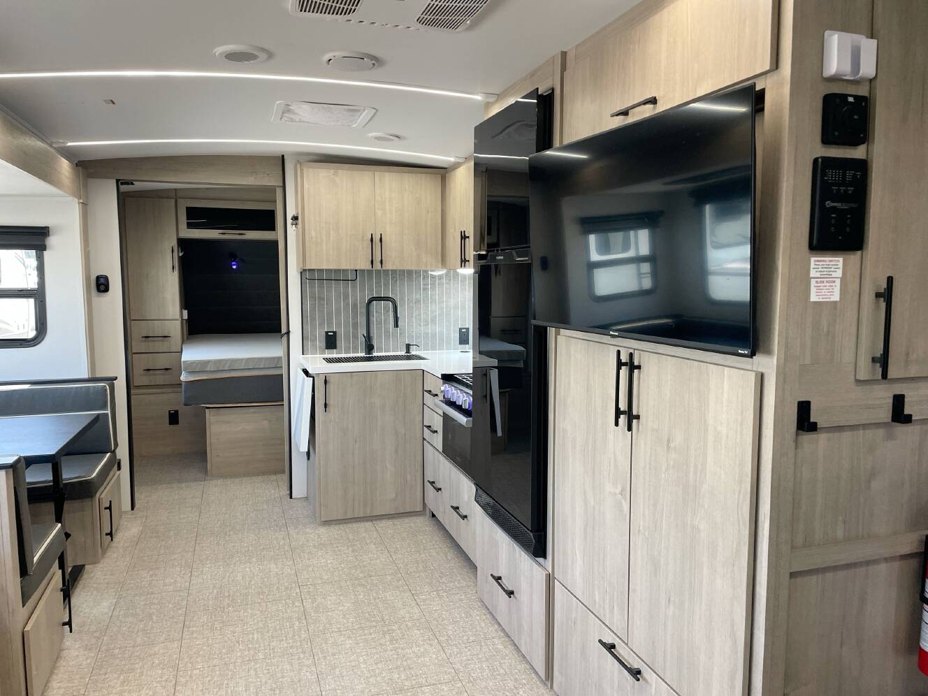 A photo of this 2025 Grand Design IMAGINE 2800BH