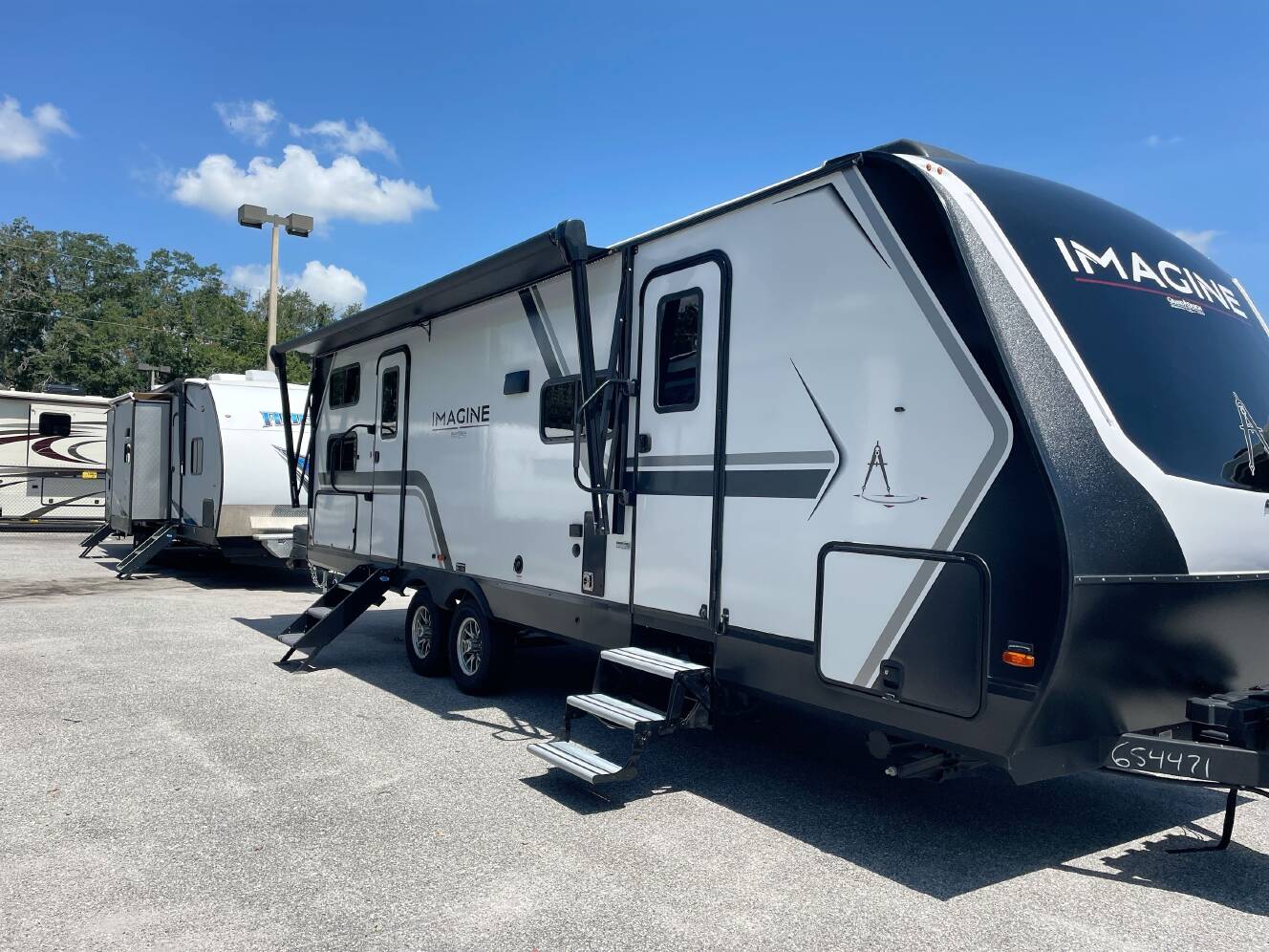 A photo of this 2025 Grand Design IMAGINE 2800BH