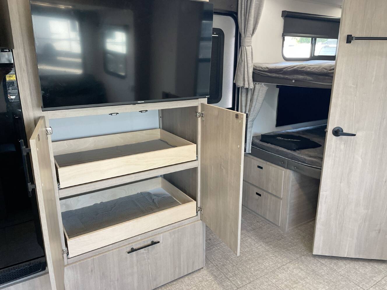 A photo of this 2025 Grand Design IMAGINE 2800BH